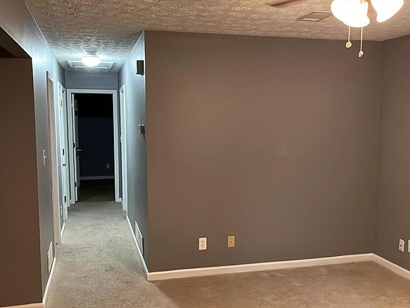 4th image of 4260 Bradley Dr