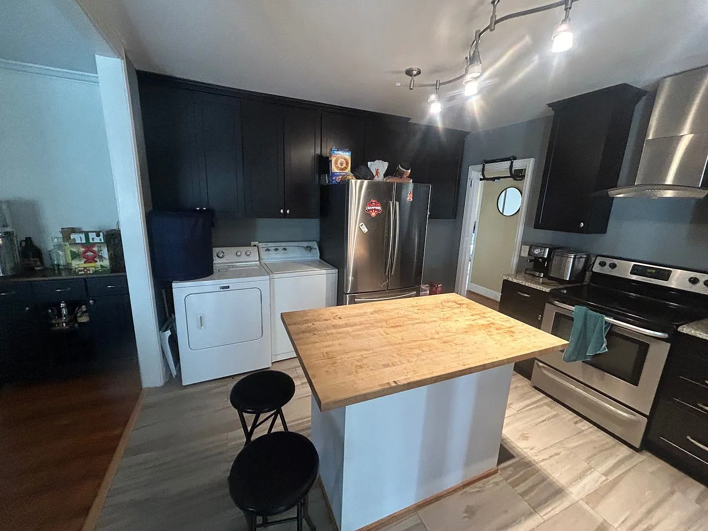 Pre-Leasing For The 20272028 School Year! 3 Bedrooms | 2 Bathrooms Available Early July 2027! — Photo 4