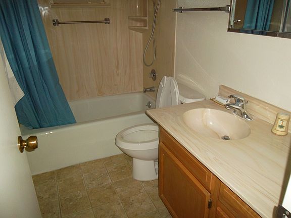 replaced bathroom floor with ceramic tile