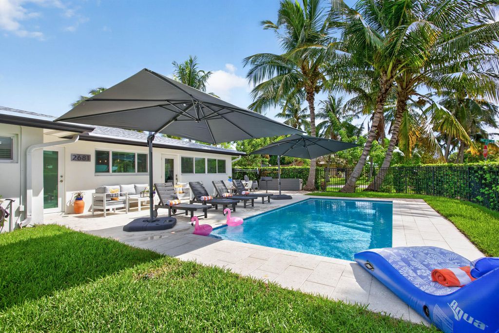 2681 NE 16th St, Pompano Beach