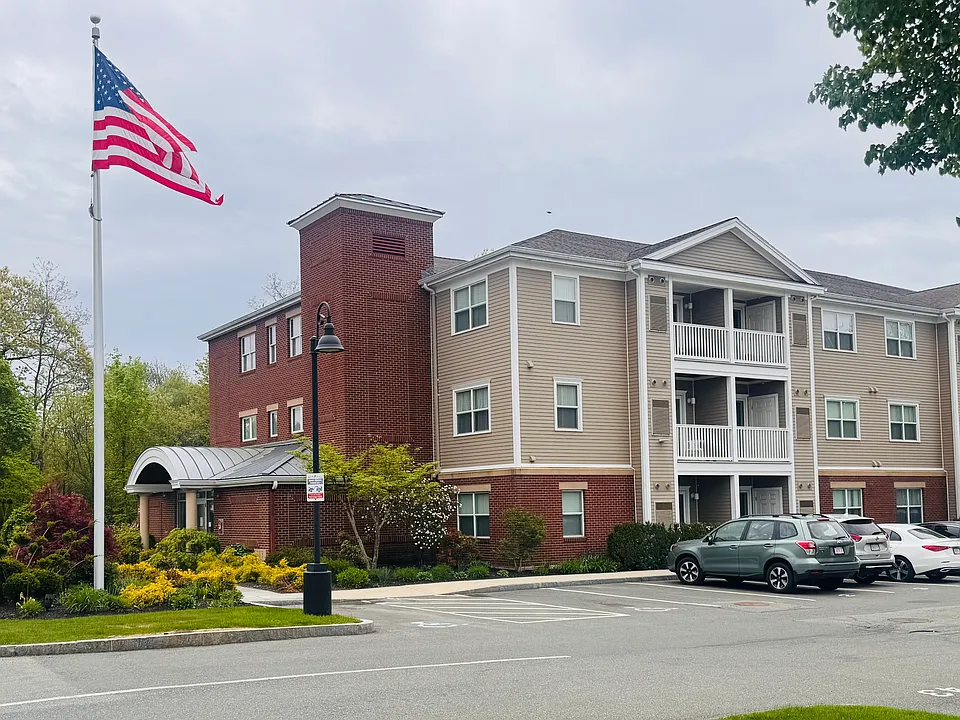 Americana Apartments