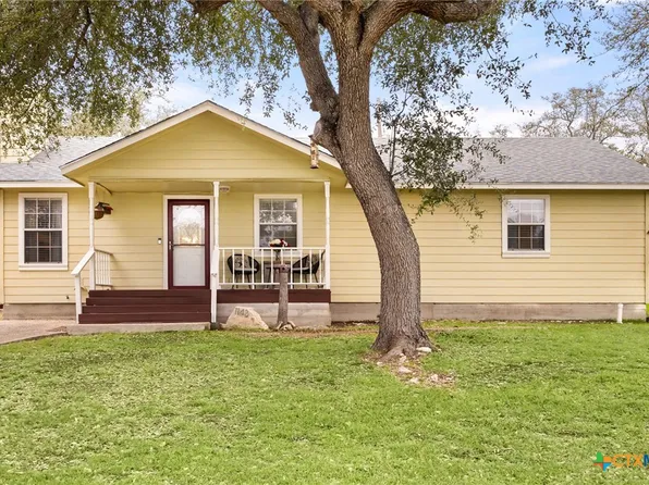 1143 Dawnridge Dr, Canyon Lake, TX 78133
