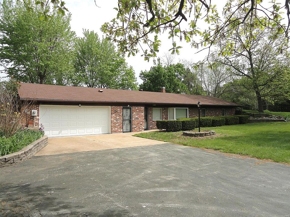 Ranch earth home with 2 bedrooms & 2 full baths.