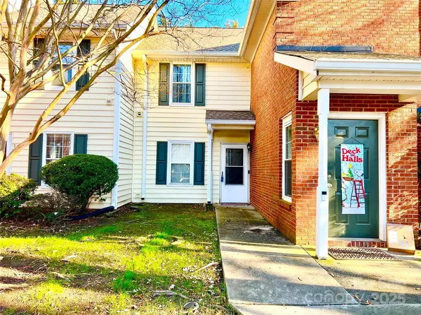 9427 Vicksburg Rd, Charlotte, NC 28227