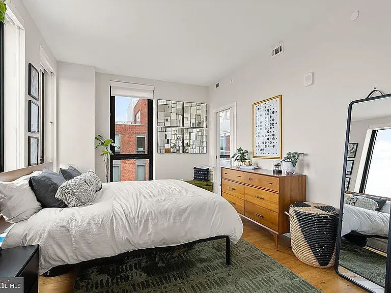 1211 Van St SE #Penthouse 4 — Photo 14