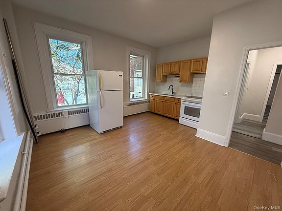 3rd image of 4 Church St