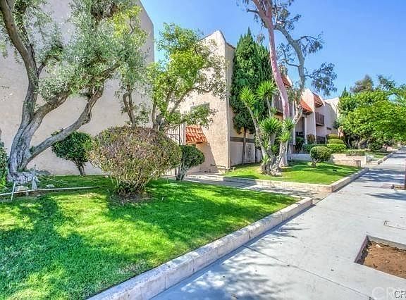 2nd image of 719 N Eucalyptus Ave APT 17A