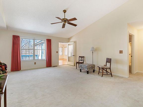 4th image of 130 Prescott Ln