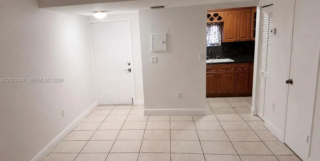 Savannah Apartments Condo — Photo 1