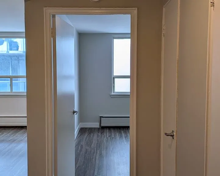 85 Wellesley St E #808 — Photo 2