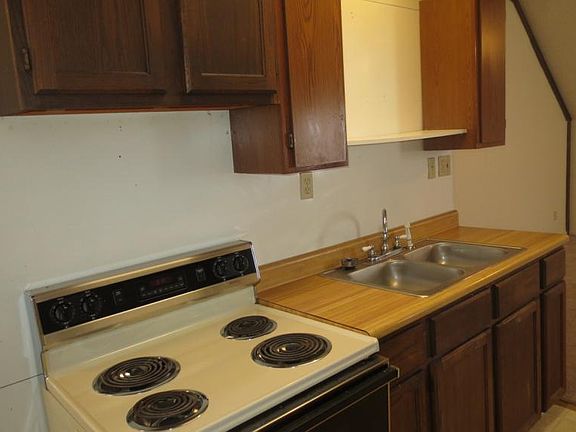 3rd image of 439 Greenwood Ave