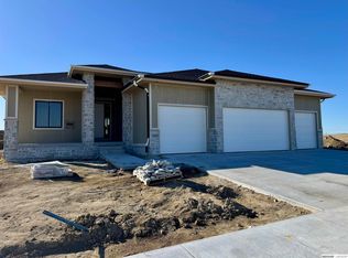 10316 S 212th St, Gretna, NE 68028