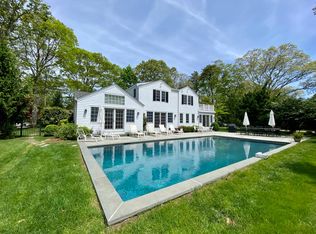 29 Sheppard St, Westhampton Beach, NY 11978