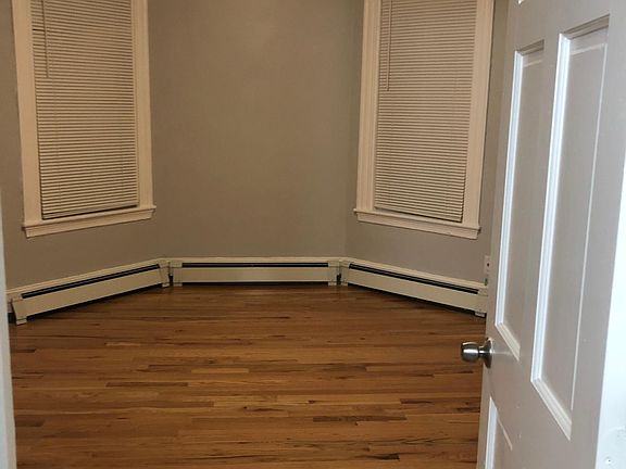 5th image of 136 Westville St Floor 1