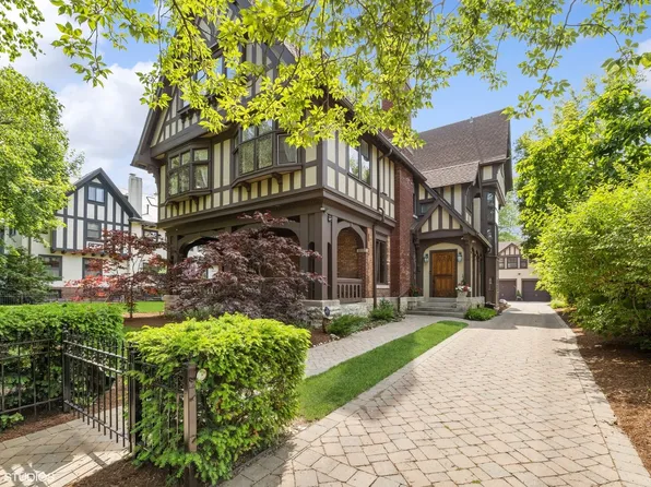 1012 Lake Shore Blvd, Evanston, IL 60202
