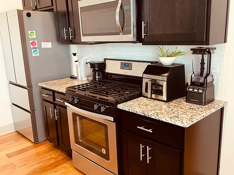 2101 Town Centre Dr — Photo 1