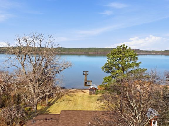 3rd image of 1031 Airport Rd