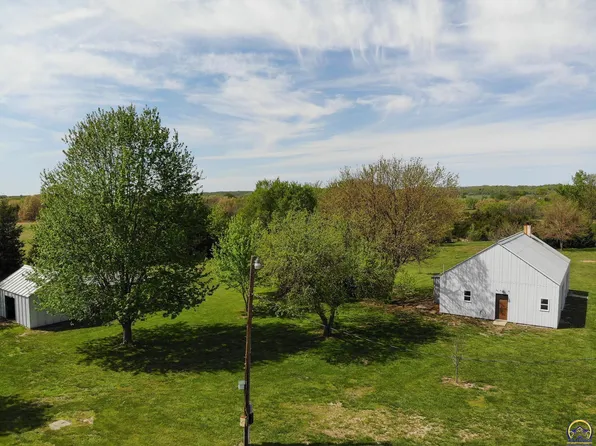 25581 Chieftain Rd, Lawrence, KS 66044