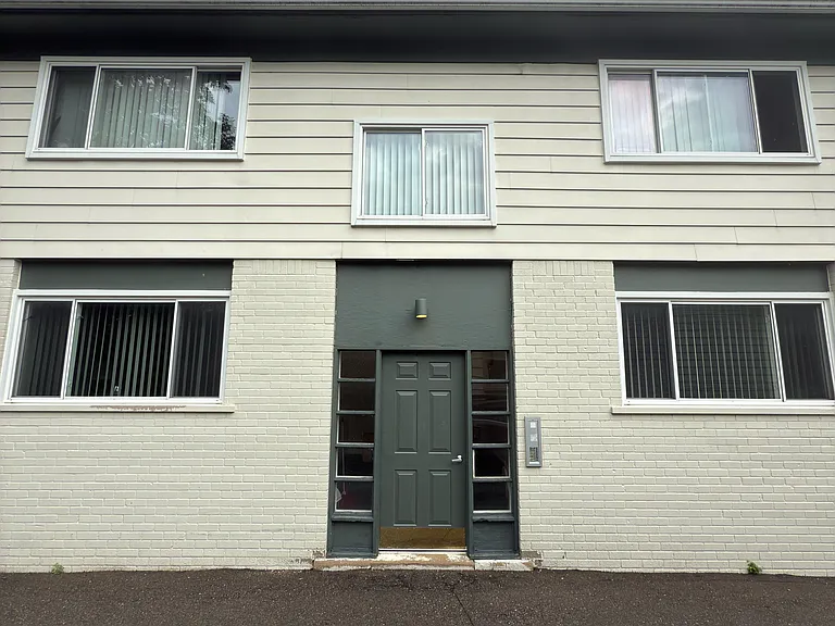525 E Woodland St #C — Photo 2