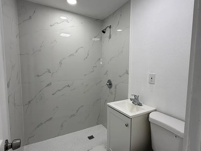 4400 SW 36th St — Photo 8