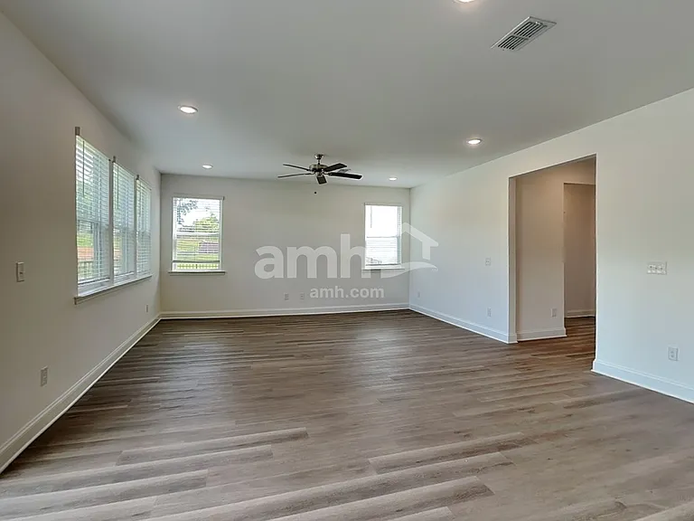1015 Bevington Dr — Photo 6