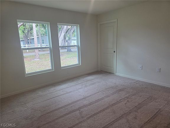5th image of 878 Friendship Cir