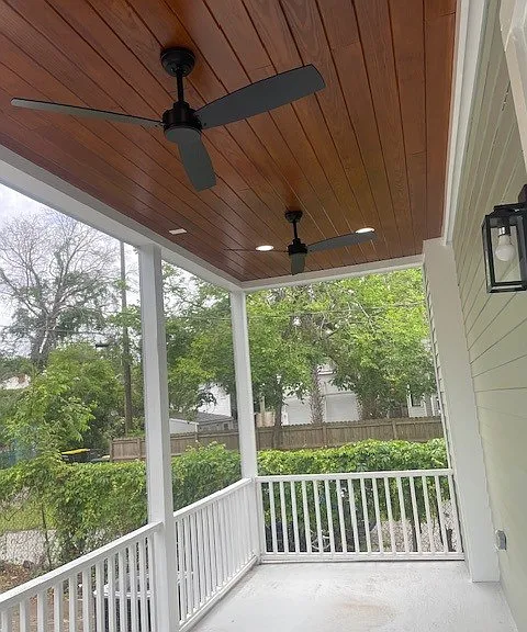 718 E Henry St — Photo 24