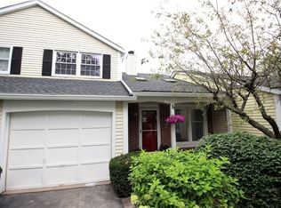 14 Old Stone Ln, Rochester, NY 14615