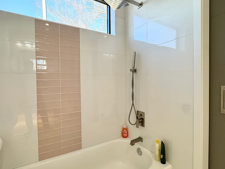 4732 Mercier St — Photo 36