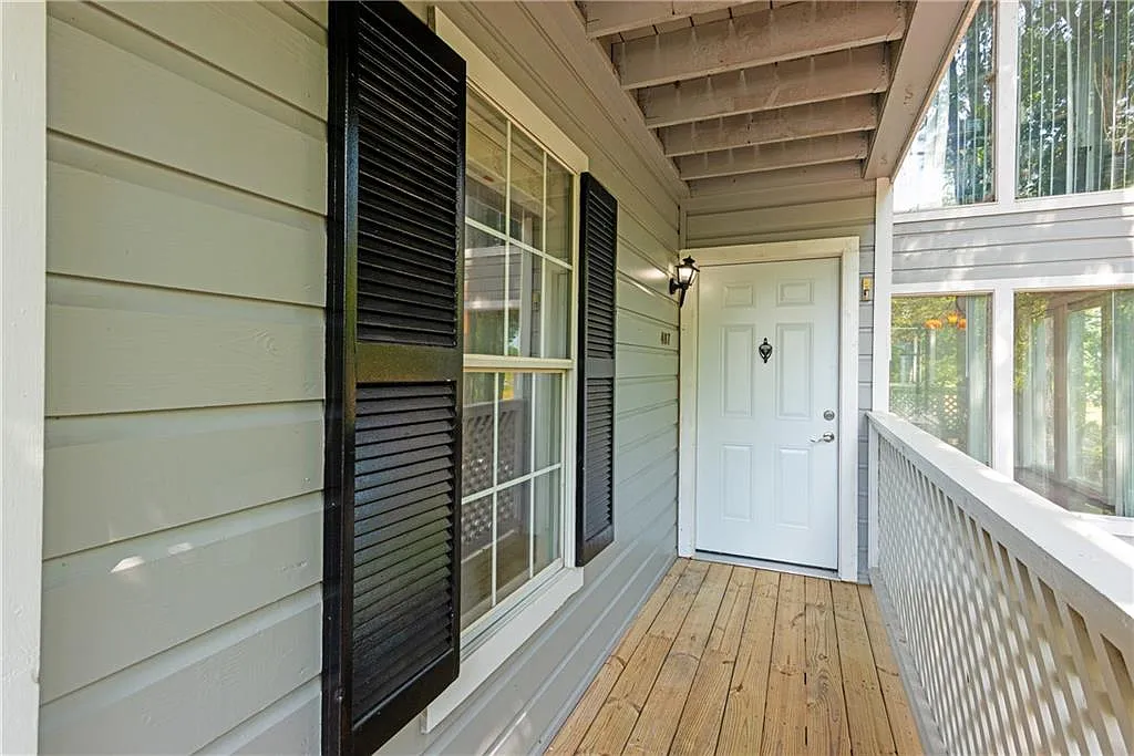 2 bed, 2.0 bath, 1102 sqft, $1,700 — Photo 1