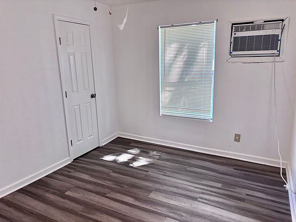3rd image of 2216 Tulip St