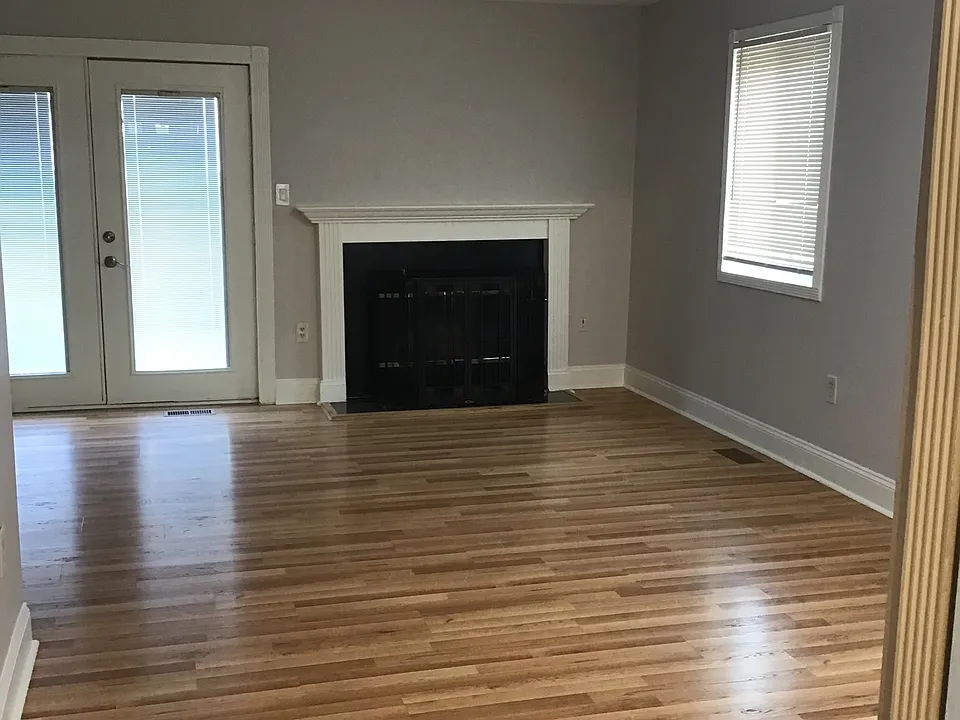 64 Hawthorne Ct NE #1