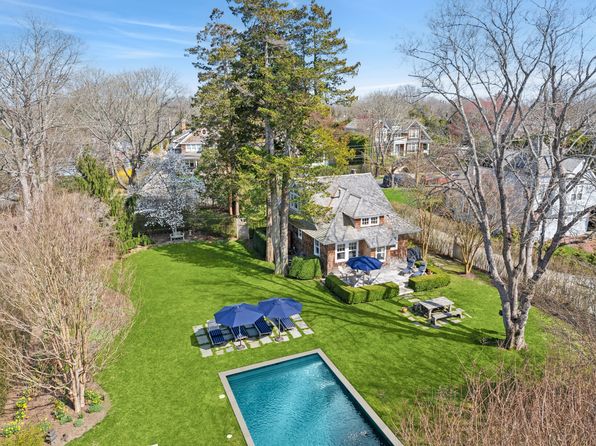 73 Halsey St, Southampton, NY 11968