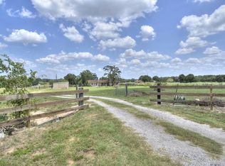 4024 County Road 307, La Vernia, TX 78121