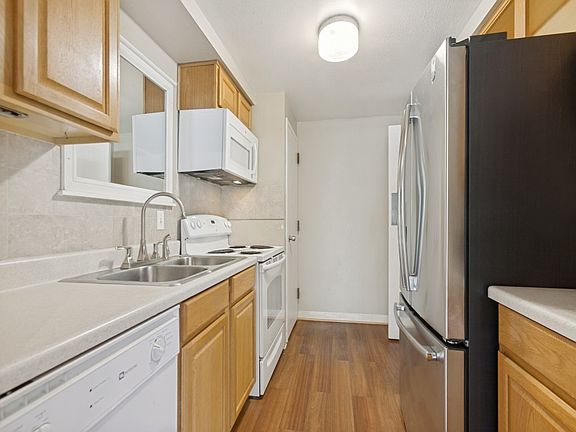 5th image of 6211 W Northwest Hwy APT G113