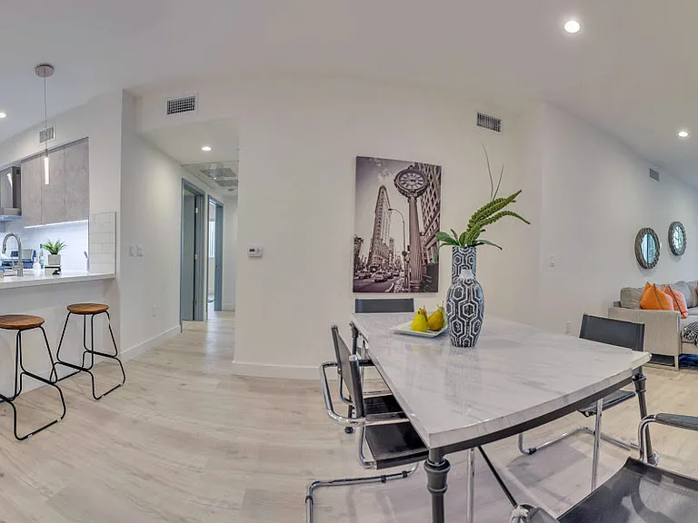 905 Wilcox Ave #302 — Photo 57