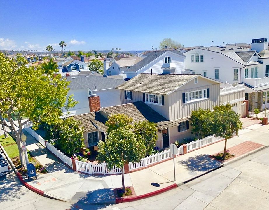 2nd image of 2001 E Balboa Blvd