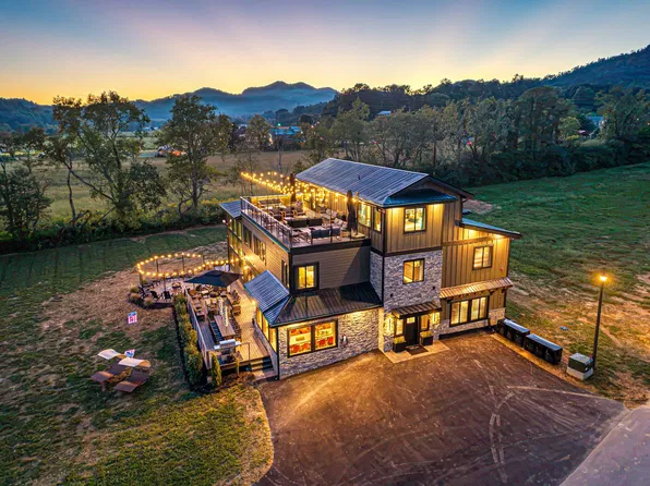 3026 Wonder Meadows Ln, Sevierville, TN 37862
