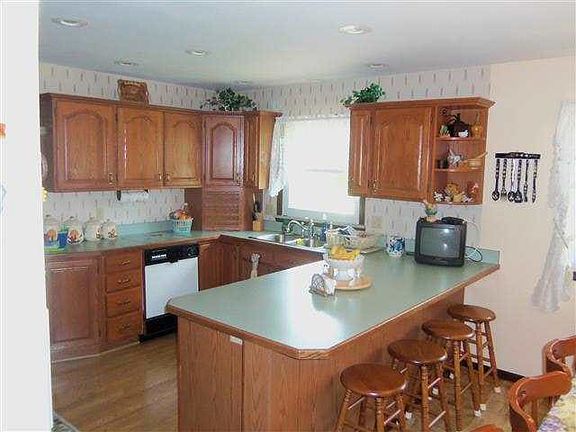 2nd image of 502 Revere Dr