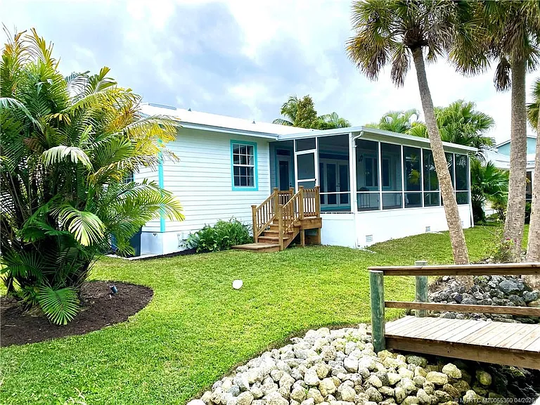 625 SW Salerno Rd — Photo 13