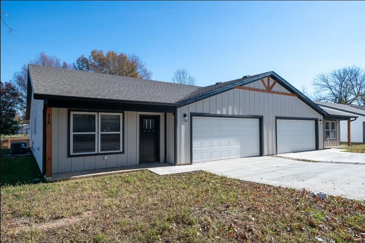 322 S Market St Nixa Mo — Photo 3