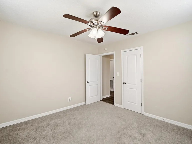 509 Murray Dr — Photo 23