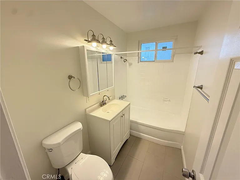 903 N Orange Grove Blvd #1 — Photo 8