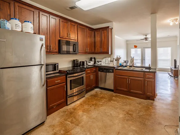 910 W 25th St APT 403, Austin, TX 78705