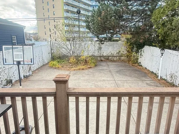 172 West 24th Street image 10 of 13