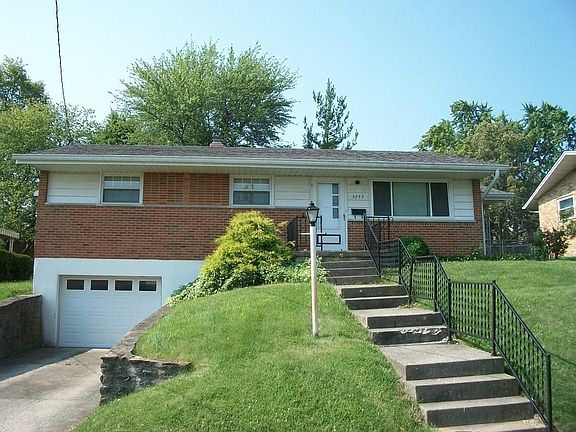 2nd image of 3243 Blueacres Dr
