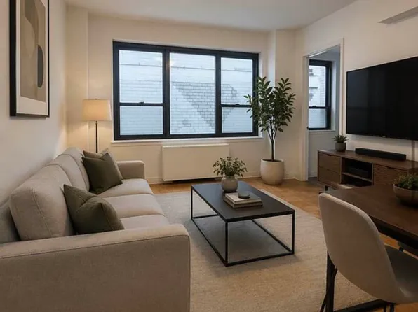 210 E 47th St, New York, NY