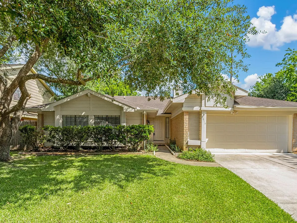 2015 Braesmeadow Ln