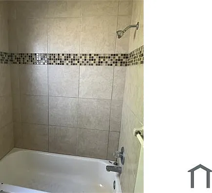 3 bed, 795 sqft, $2,000 — Photo 3