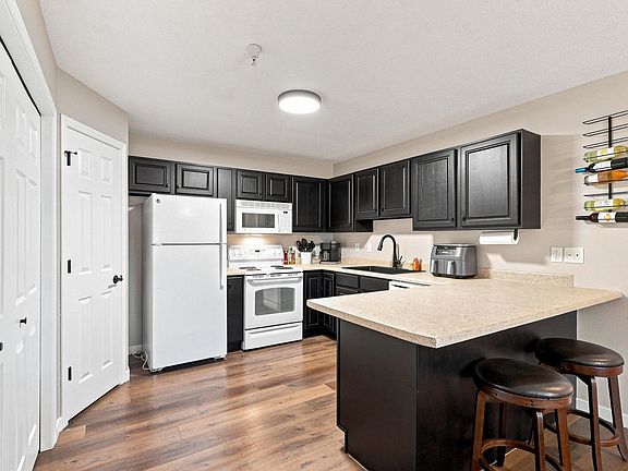 4th image of 3213 S 16th St #203
